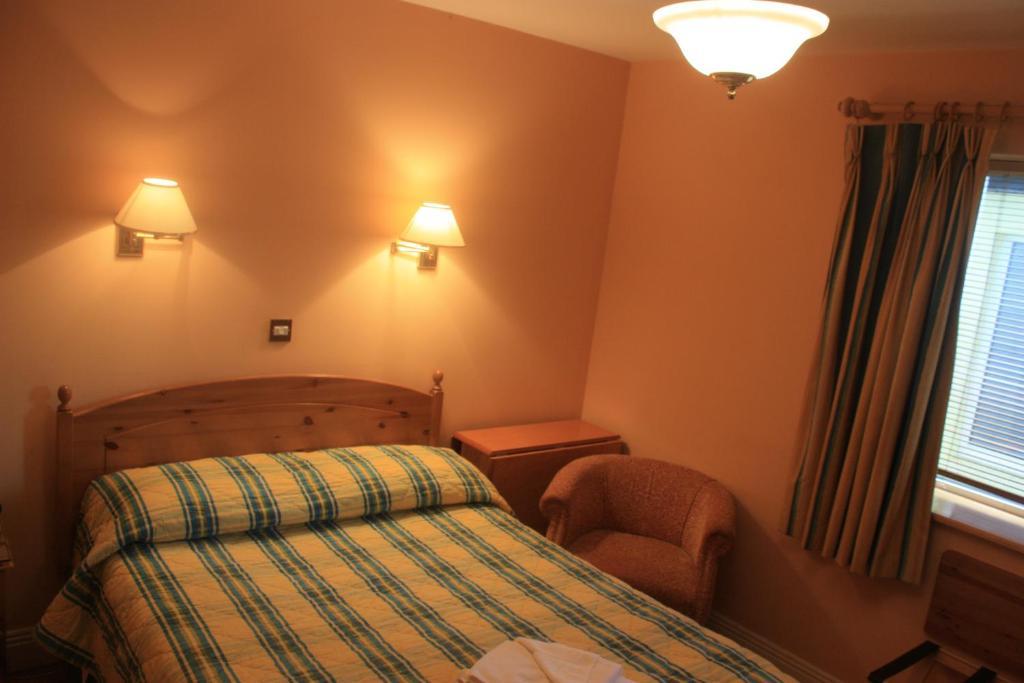 Boffin Lodge Guest House Westport Room photo