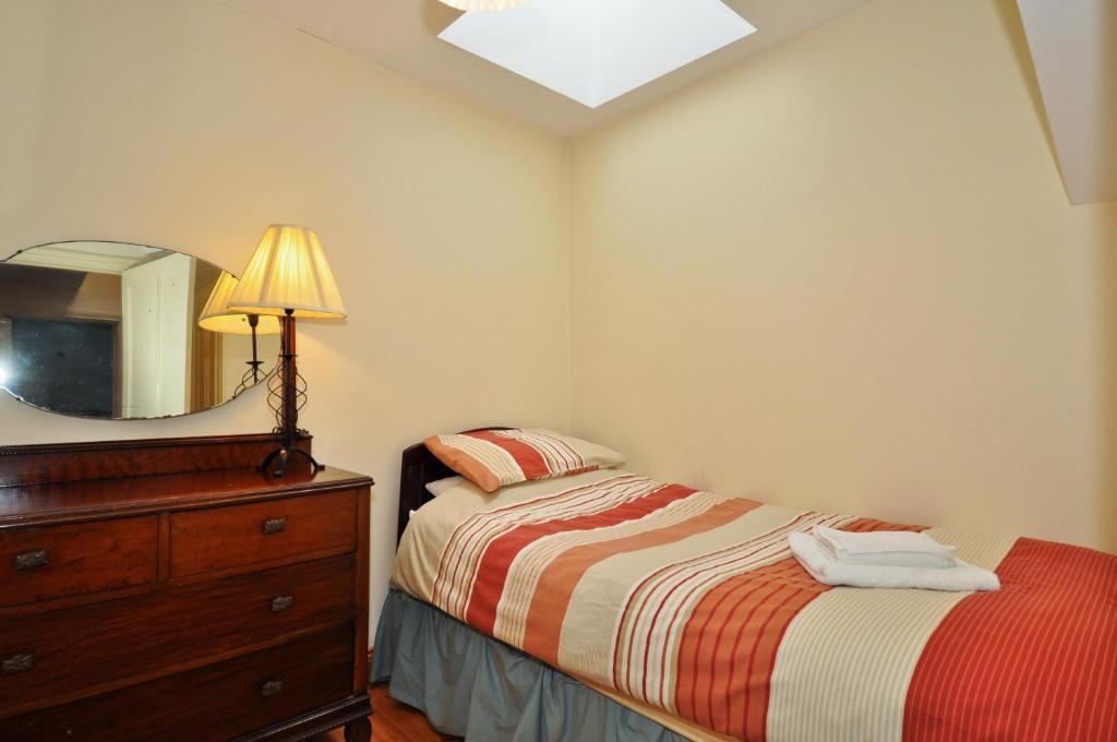 Boffin Lodge Guest House Westport Room photo